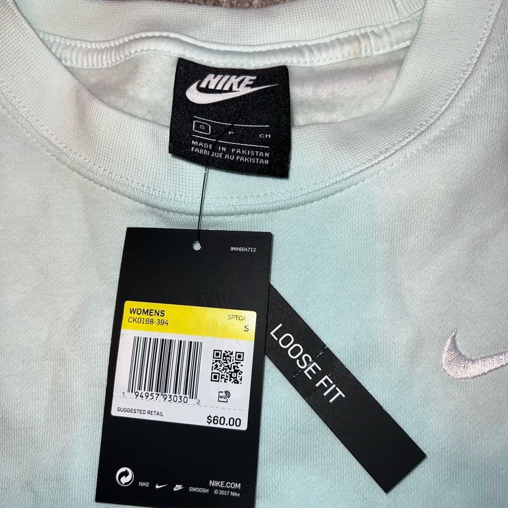Women’s Nike loose fit crew neck